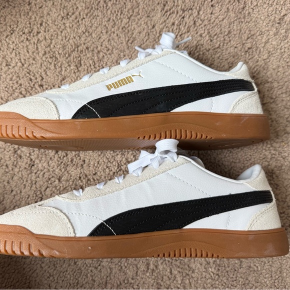 Brand New Puma Women’s Club 5v5 Suede White and Black Sneakers - Picture 9 of 10
